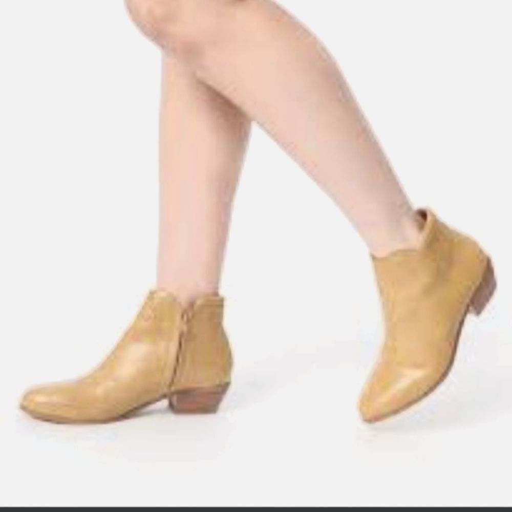 LUCKY BRAND SIDE-ZIP DISTRESSED ANKLE BOOTIES